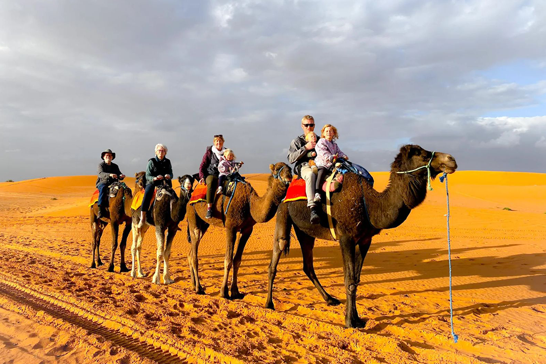 camel ride sahara desert